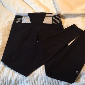 Lululemon black wunder unders